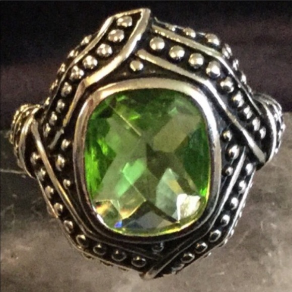 🛍CLEARANCE Peridot and Gunmetal Ring - Picture 2 of 4